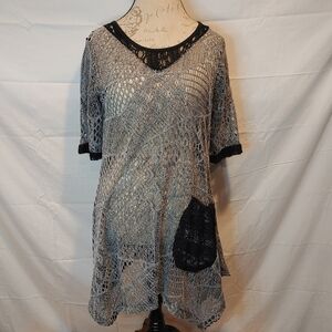 Lily by Firmiana Black & Grey Crocheted Tunic Swim Cover up Size Large NWT